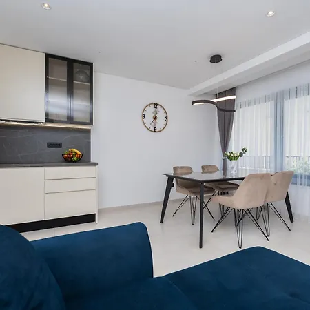 Ap12a Apartman *